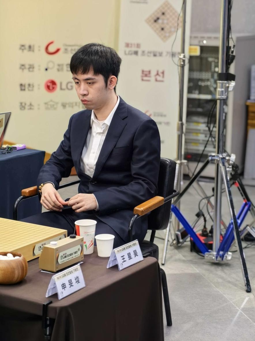 聚焦赛事深度解读，洞悉球队动态与战术布局。 - 蓝鲸直播